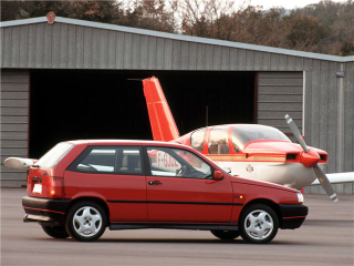 Illustration for article titled Long Lost Hot Hatches - Fiat Tipo Sedicivalvole